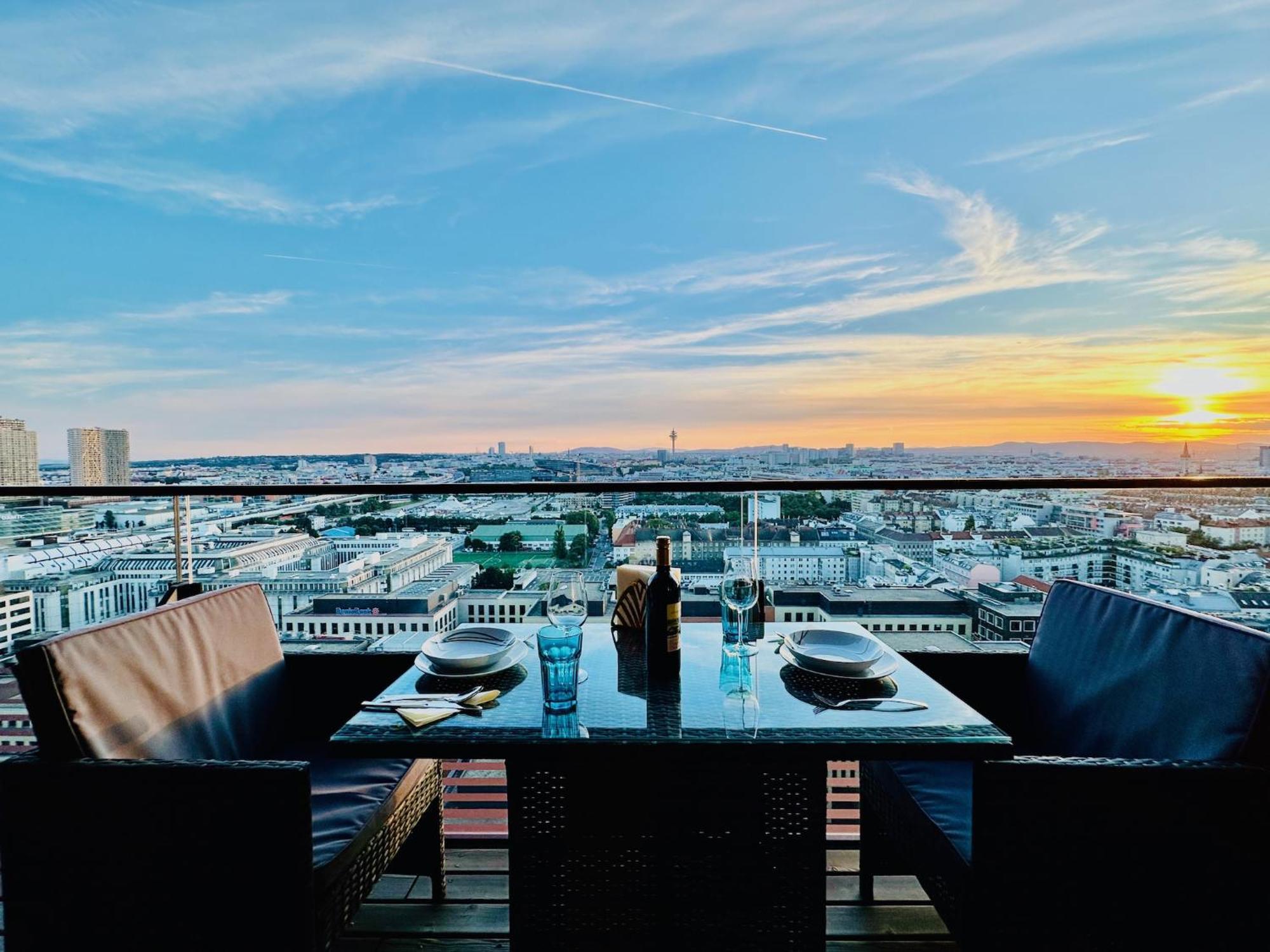 Triiiple Level 20 - Sonnenwohnen Apartment Mit Parkplatz Und Fantastischem Ausblick Vienna Exterior photo