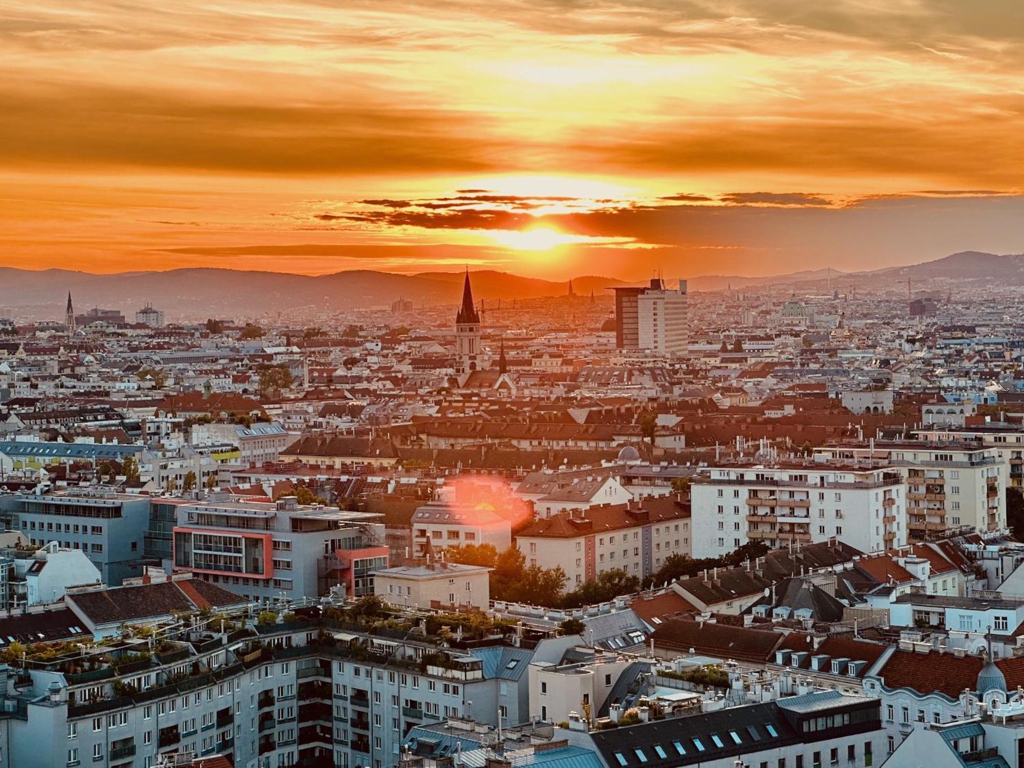 Triiiple Level 20 - Sonnenwohnen Apartment Mit Parkplatz Und Fantastischem Ausblick Vienna Exterior photo